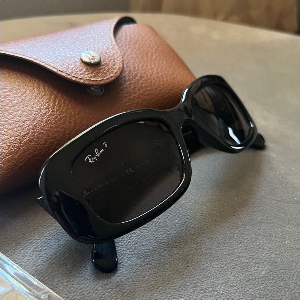 Ray-Ban Authentic Classic Sunglasses with Tan Case and Dust Cloth - Picture 3 of 8